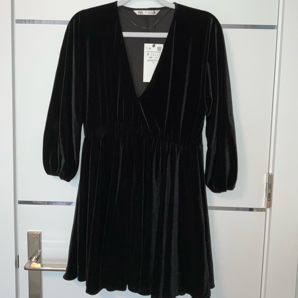 Black Velvet Long Sleeve Dress